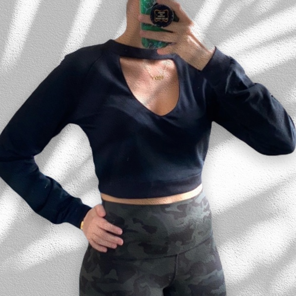 Choker neck black crop top sweater - Picture 6 of 8